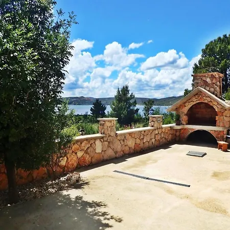 In Starigrad Near Paklenica Park Apartment *