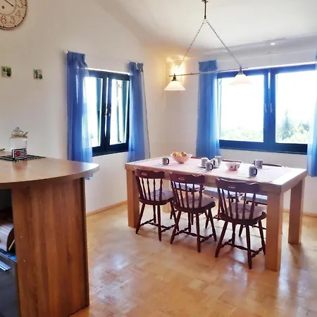 Adriana In With Seaview Apartment