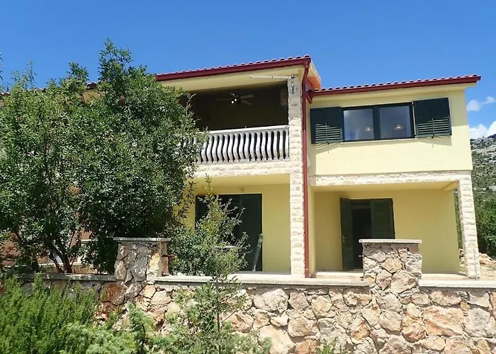 In Starigrad Near Paklenica Park Apartment Seline