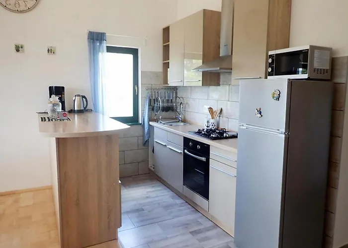 In Starigrad Near Paklenica Park Apartment Seline