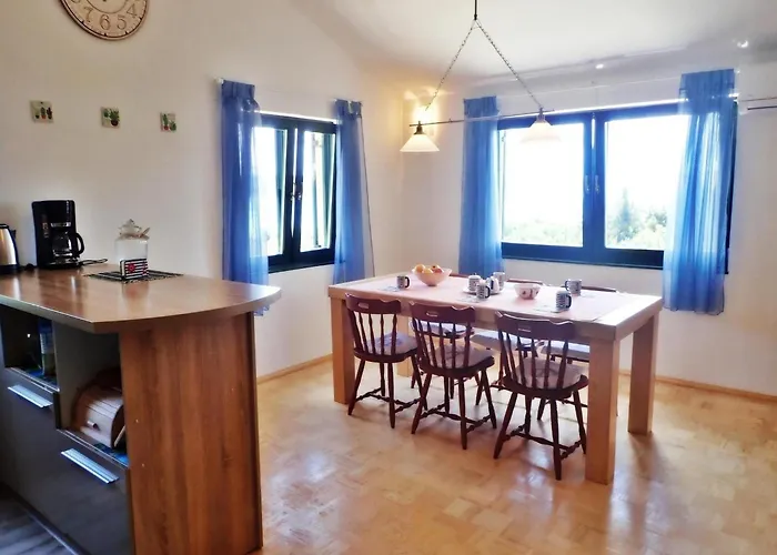 In Starigrad Near Paklenica Park Apartment