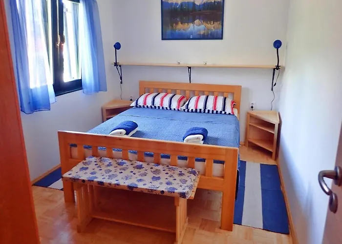 Apartment In Starigrad Near Paklenica Park Seline